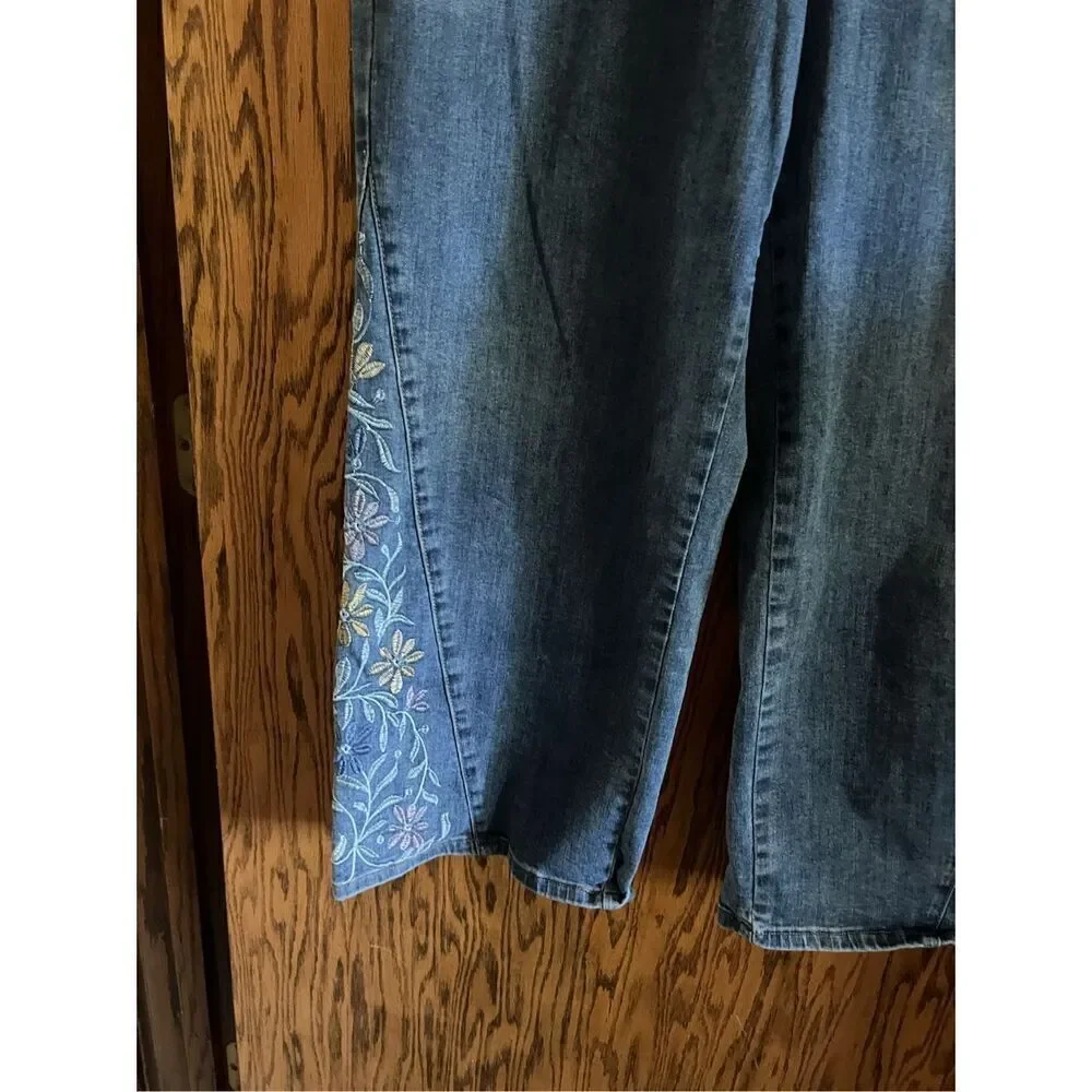 Tribal Jeans Audrey Mid-Rise Wide Leg Crop Jeans With Embroidery Woman’s Size 16